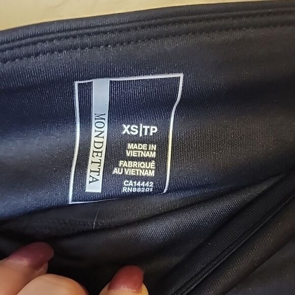 MONDETTA Womens XS "Training" Side Pocket Active‎ Capri Leggings NWT - Picture 8 of 10